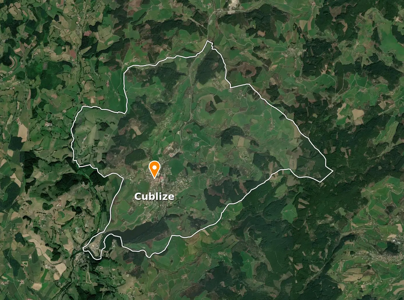 Vue satellite de la commune de Cublize avec son contour