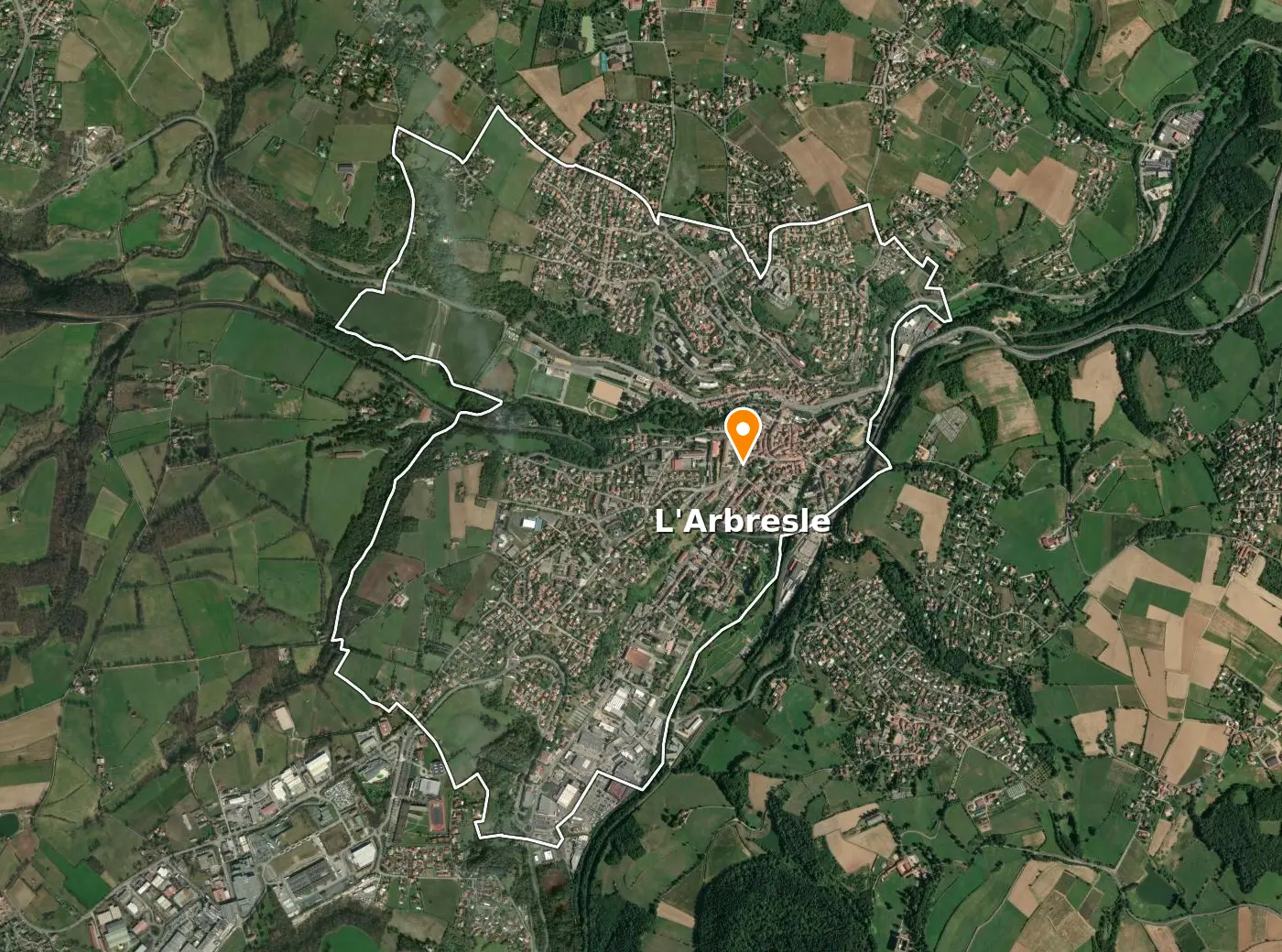 Vue satellite de la commune de L'Arbresle avec son contour
