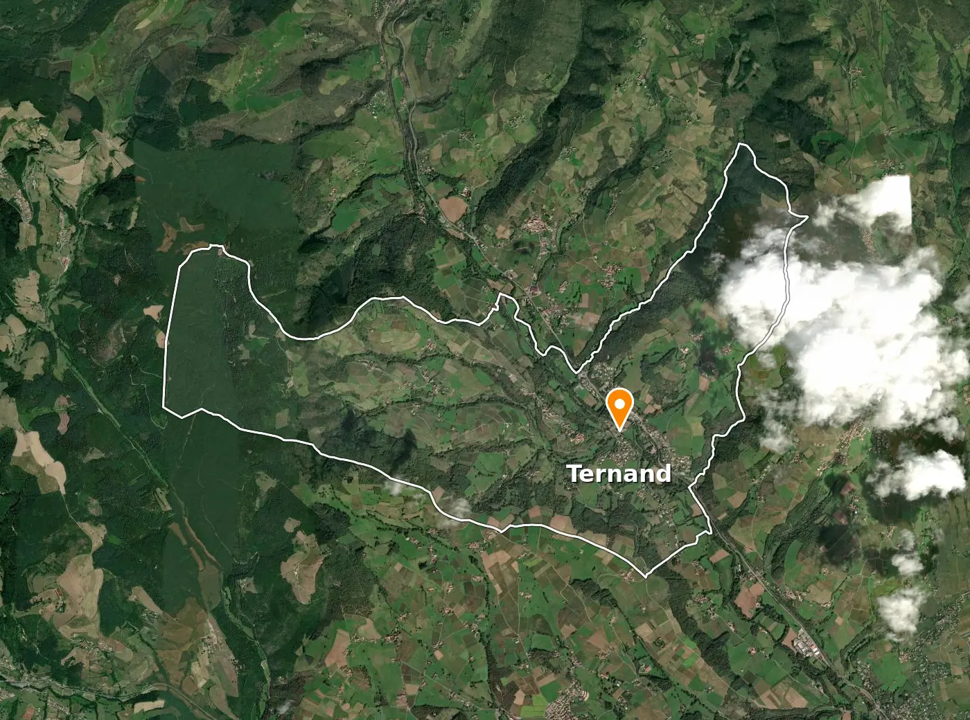 Vue satellite de la commune de Ternand avec son contour
