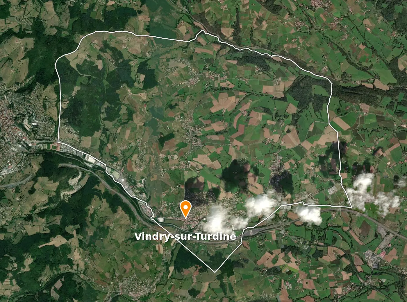 Vue satellite de la commune de Vindry-sur-Turdine avec son contour